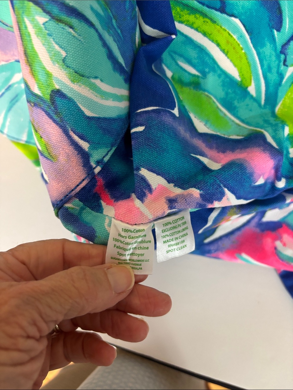 Lilly Pulitzer Beach Bathers Reversible Tote and Pouch NWT - Picture 15 of 16